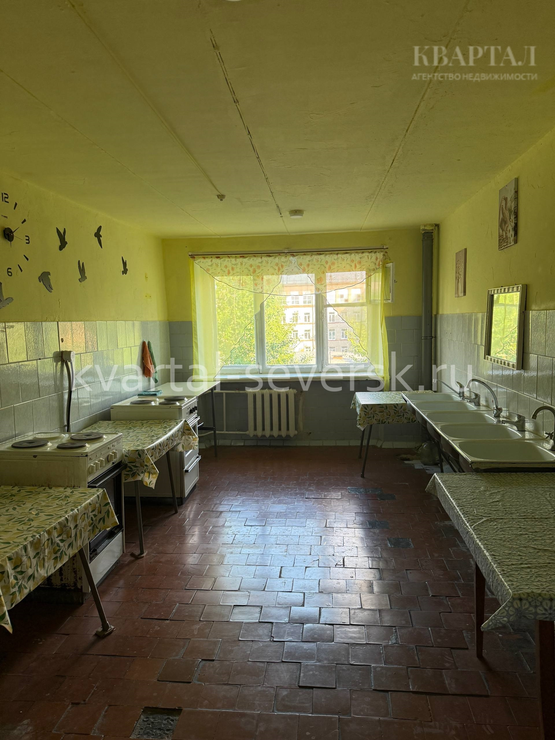 Продажа комнаты в общежитии в г. Северске на ул. Крупской, д. 14А — 13.2 м², 4/5 эт.