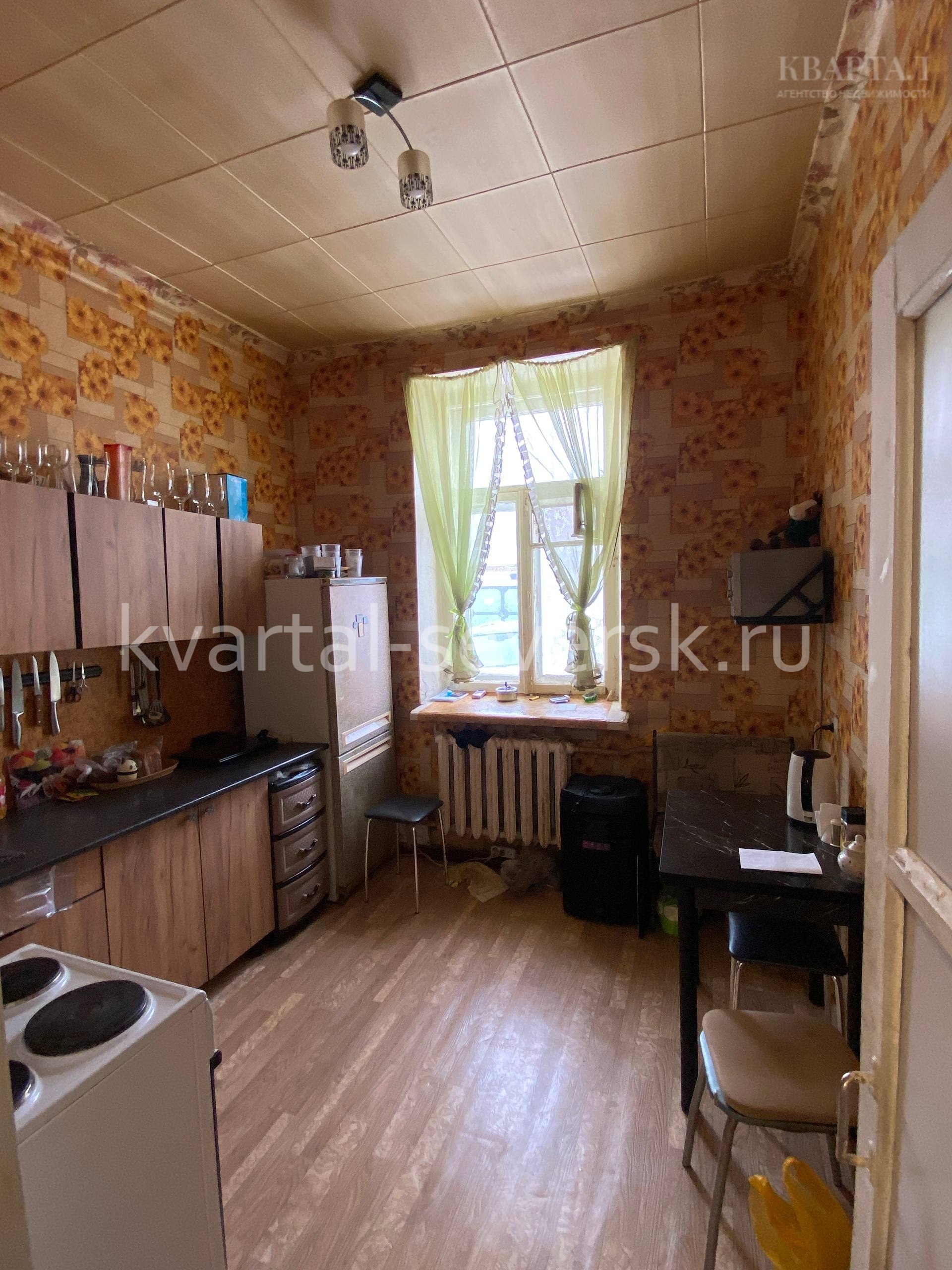 3 к. квартира в г. Северске на ул. Ленина, д. 4 —  74.8 м², 1/3 эт.