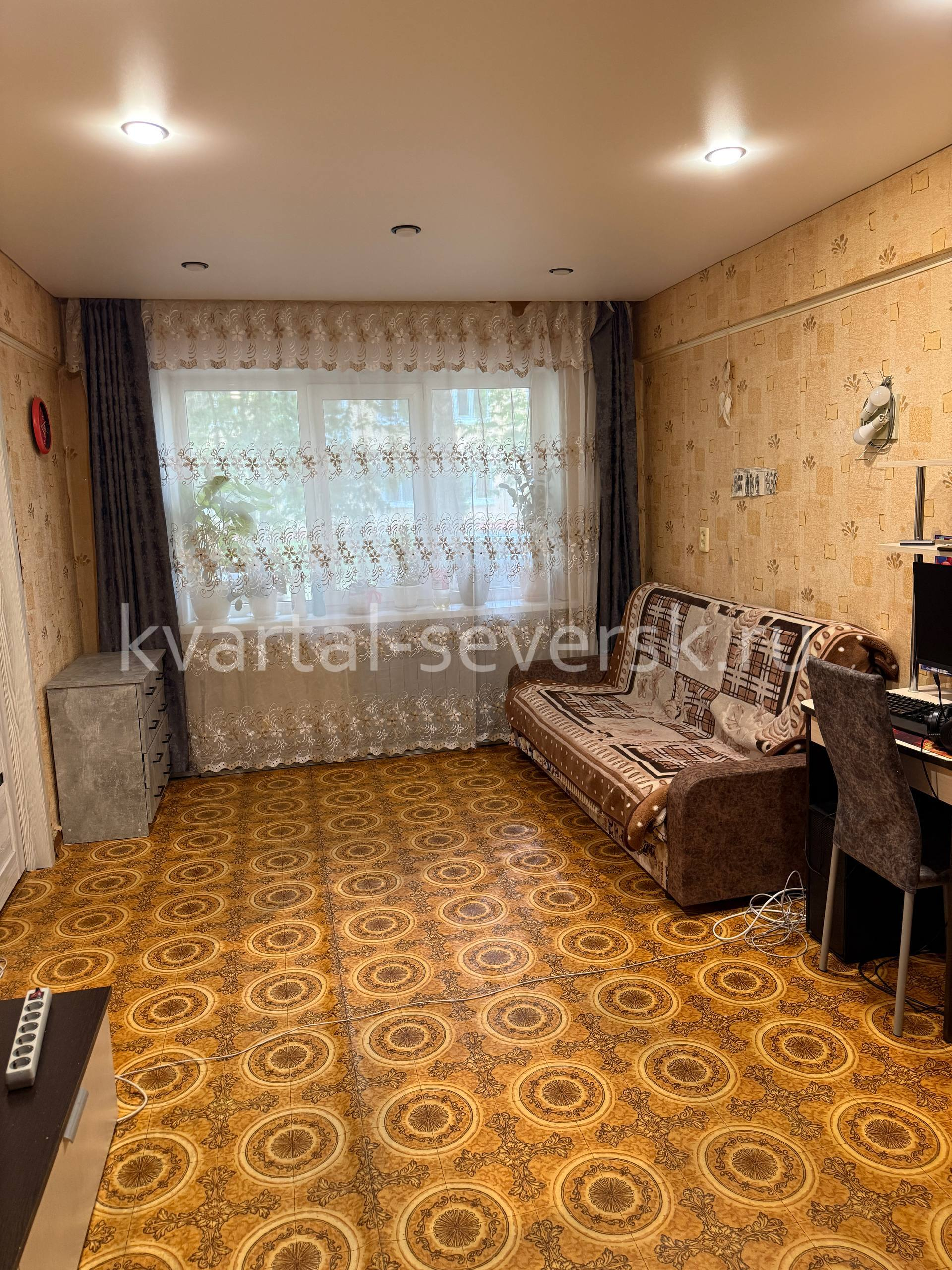 Продажа 3 к. квартиры в г. Северске на ул. Крупской, д. 8 — 54 м², 1/5 эт.