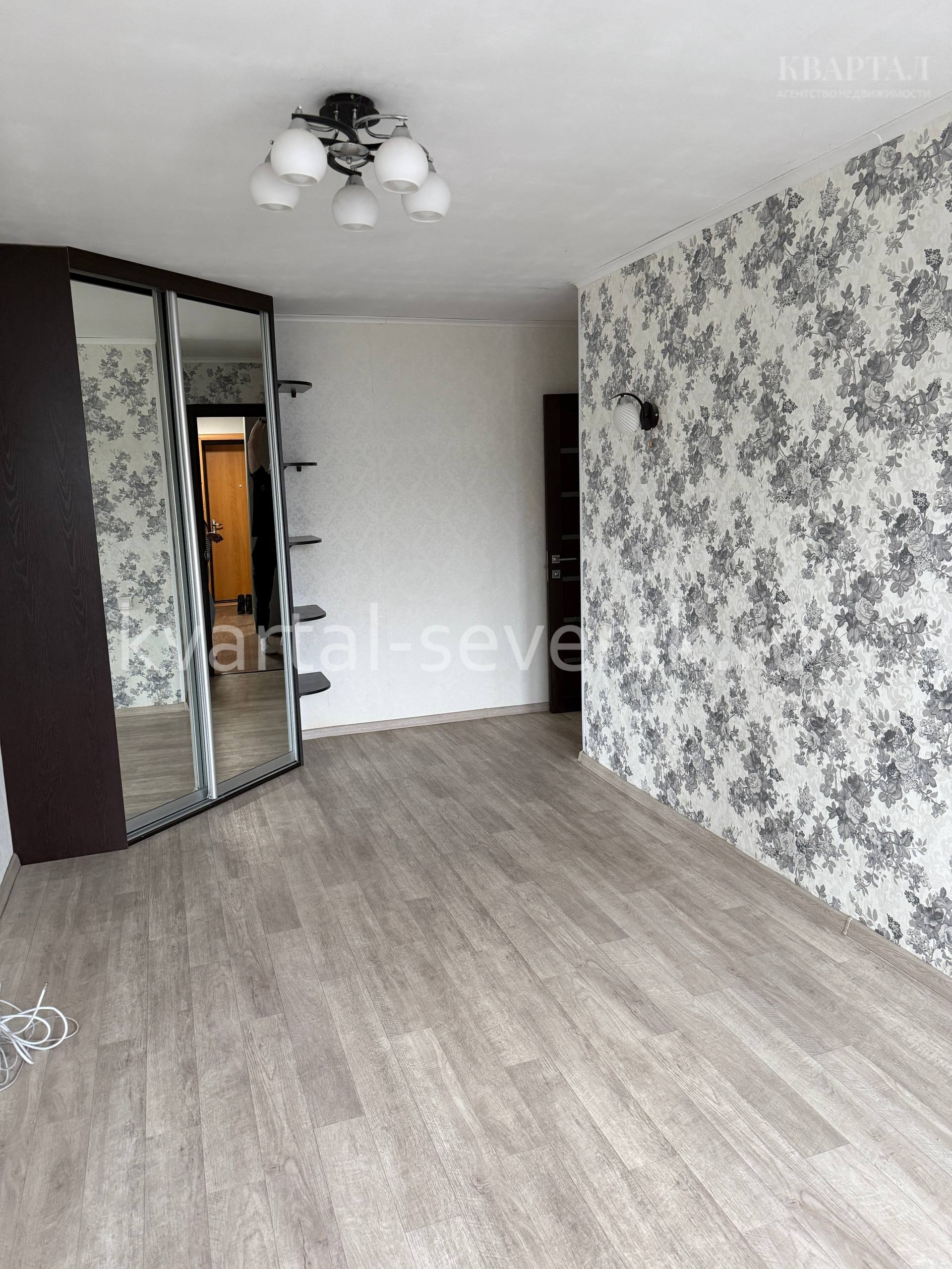 2 к. квартира в г. Северске на ул. Калинина, д. 97 —  41.9 м², 5/5 эт.