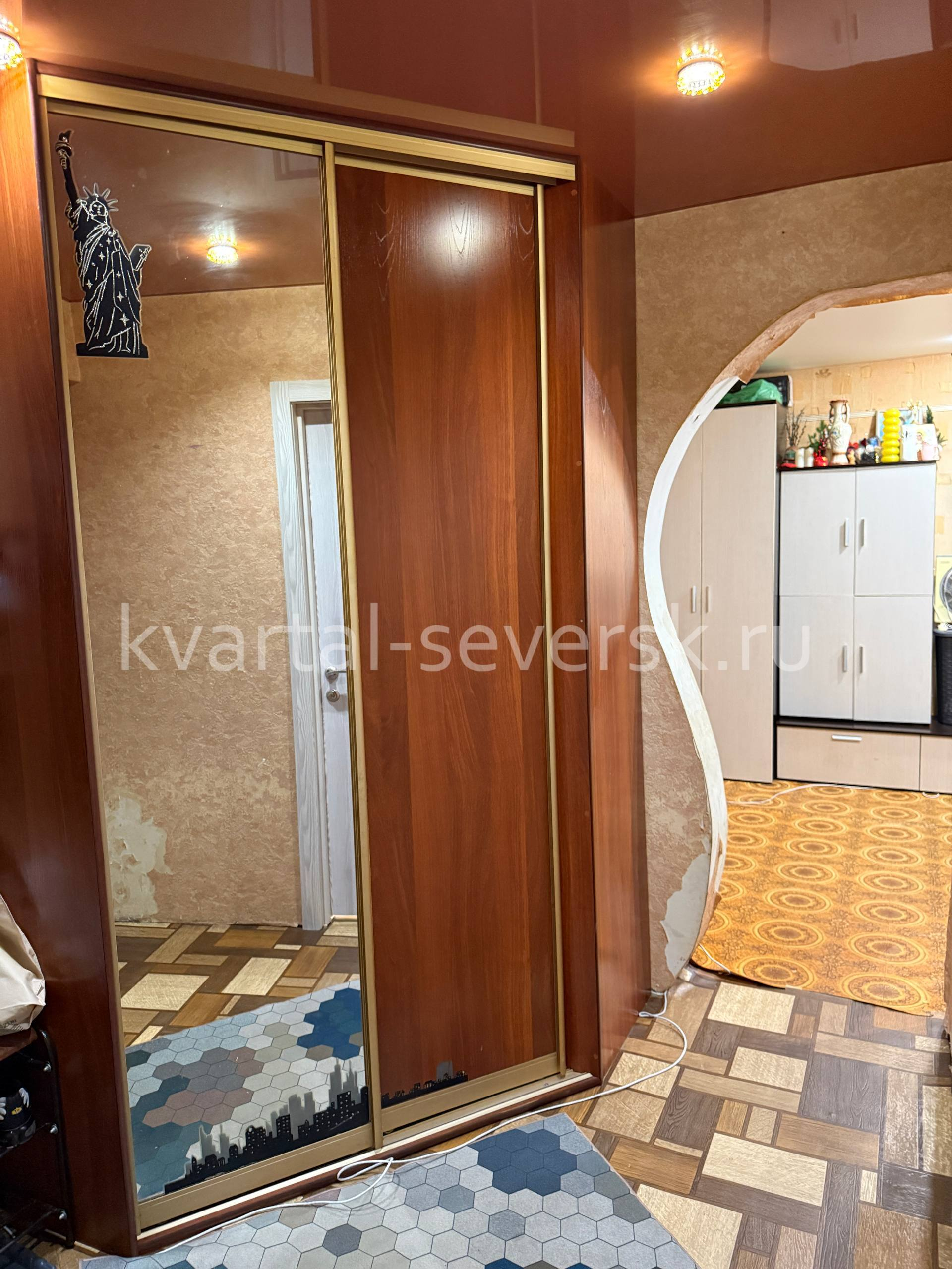 Продажа 3 к. квартиры в г. Северске на ул. Крупской, д. 8 — 54 м², 1/5 эт.